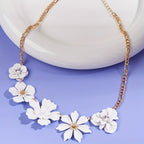 Elegant French-Inspired Flower Chain Necklace: Perfect for Everyday Wear and Beach Getaways